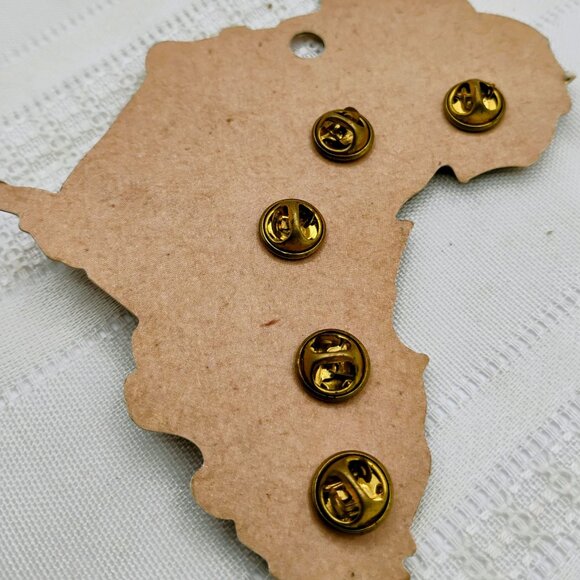 Roots heavy duty African safari pins NWT - Picture 7 of 8